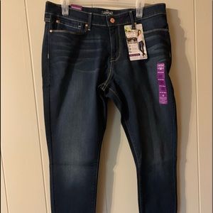 👖HOST PICK👖 NWT Sz 16S Levi’s Signature dark wash. Mid/skinny.